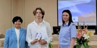 В Октябрьском округе юношам и девушкам торжественно вручили первые паспорта. - Администрация города