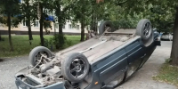 В Ельце подросток угнал чужую машину, но не справился с управлением и перевернулся - Комсомольская Правда