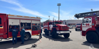 Пожарные МЧС отработали спасение людей из "горящего" универмага Комсомольска - AmurMedia.Ru