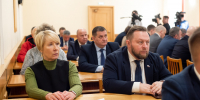 Симаков встретил день рождения на работе - Newsler.Ru