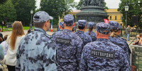 Новгородские росгвардейцы приняли участие в праздновании Дня государственного флага Российской Федерации - Росгвардия