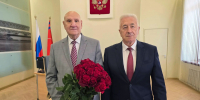 Александр Блошкин поздравил с юбилеем Заслуженного деятеля науки РФ Алексея Бурова - Областная Дума