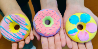 🍩 Сладкая магия: роспись магнита-пончика 🎨 - Библиотечно-информационный и досуговый центр