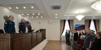 Просветительское мероприятие состоялось на площадке главного управления МЧС России по Челябинской области и приурочено ко Дню государственного флага, который в нашей стране отмечают 22 августа. Слушателями стали сотрудники ведомства. Организатором выступило Российское общество «Знание». - Агаповский район