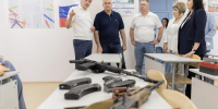 Глава Республики Крым Сергей Аксёнов и министр просвещения РФ Сергей Кравцов посетили одну из школ крымской столицы. - Крымская правда