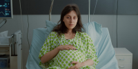 portrait-pregnant-woman-laying-hospital-ward-bed-with-medical-equipment-preparing-childbirth-maternity-caucasian-patient-holding-hand-belly-while-sitting-expecting-baby.jpg - Gorod3466.Ru