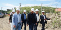 Евгений Стекачев и Сергей Тен оценили ход строительства школы в микрорайоне Союз Иркутска - КП-Иркутск