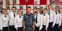 Сотрудники СИЗО-4 ГУФСИН России по Пермскому краю присоединились к акции «Цвета Родины», приуроченной ко Дню Государственного Флага Российской Федерации - УФСИН по Пермскому краю