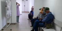 «Минутка здоровья» в коридоре: пациенты МРБ №3 сделали физминутку - Портал медучреждений Курганской области