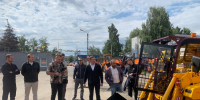 Депутаты приняли участие в осмотре новой техники АО «Дорэкс» и снегоплавильной станции - Собрание депутатов