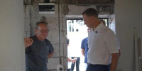 Андрей Кравченко проверил завершающие работы по восстановлению частных домов в Восточном районе - Сетевое издание Официальный Новороссийск