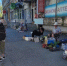 «Их с каждым днем все больше!»: стихийный рынок под окнами дома Морская, 64 разрастается  с новой силой - Bloknot-Volgodonsk.Ru