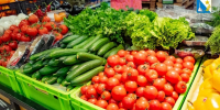 Магазины Севастополя запаслись продуктами на 50 дней вперед - Комсомольская Правда