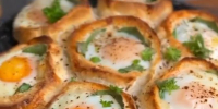 Запеченные булочки с яйцом, сыром и томатами: быстрый завтрак для всей семьи - Газета Новороссийский рабочий