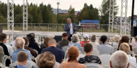 В минувшие выходные на центральной городской площади состоялась традиционная встреча мэра Усть-Илимска Эдуарда Симонова с жителями города - Администрация г. Усть-Илимск