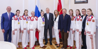Александр Беглов встретился с чемпионками мира по художественной гимнастике - Metro Петербург