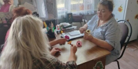 В Холмечах участники программы «Активное долголетие» освоили азы траволечения - Рассвет