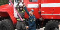 Начальник пожарной части в Болохово узнал пол будущего ребенка с помощью пожарного рукава - ГТРК
