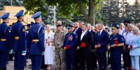 Почетный сотрудник Росгвардии принял участие в городских мероприятиях, посвященных Дню государственного флага - Росгвардия