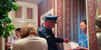 Огнеборцы и социальные службы Екатеринбурга провели совместный рейд в семьях соцриска - ГУ МЧС Свердловской области
