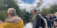 Александр Дрозденко осмотрел новое общественное пространство в Коммунаре - 47Channel.Ru