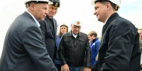 Михаил Евраев оценил ход возведения масштабных социальных объектов в Красном Бору_321797 - YarCube.Ru