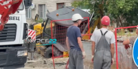 Трактор в яме / Фото: скриншот видео "В курсе 22" - ИА Амител