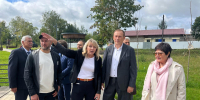 Александр Дрозденко осмотрел новый сквер вдоль Ижоры и встретился с пожарными в Коммунаре - ЛенТВ24