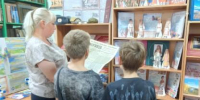 Беседа у книжной выставки «В 43-м под Курском». - Городищенская МЦРБ