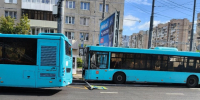 Водитель автобуса, влетевшего в остановку на Светлановском, потерял сознание - Комсомольская правда