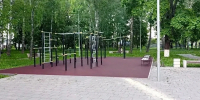 В поселке Поныри Курской области обновили детские и спортивные площадки в «Парке Героев» - Курская правда