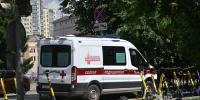 Уральца, которого избивала толпа подростков, увезли в больницу - КП Екатеринбург