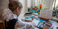 Боковое освещение: томским родителям подсказали, как организовать рабочее место школьника - Комсомольская Правда