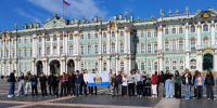 Знакомство с сокровищами Эрмитажа и военно-морской историей: путешествие юных новгородцев в Северную столицу - Правительство Новгородской области