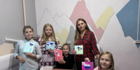 В Центре семьи Кировского района прошел творческий мастер‑класс по скрапбукингу, приуроченный ко Дню Государственного флага Российской Федерации - Кировский район