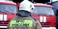Новосибирские пожарные спасли мужчину и двух детей из горящей квартиры - Gorsite.Ru