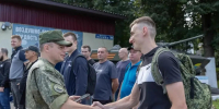 21 тульский чиновник вступил в отряд БАРС - Молодой коммунар