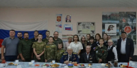 Воспитанники движения «Гвардейская смена» из Югры встретились с Героем России Владимиром Шарпатовым - Росгвардия