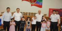 Избербашские депутаты поддержали акцию "Собери ребенка в школу" - Избербаш-инфо