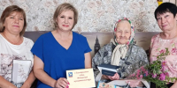 25 августа принимала поздравление с 90 -летием Соломея Семеновна Казанцева. - Мишкинский муниципальный округ
