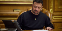 Корнилов: Критика Зеленского обострилась на фоне недавнего громкого скандала вокруг Ермака - Izhevsk.Sm.News