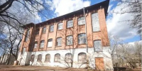 За рубль на аукцион выставили вековое училище в поселке Беседа - 47 новостей