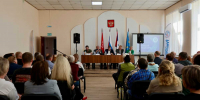 Все заданные во время встречи вопросы пообещали детально проработать. - Новгородские Ведомости