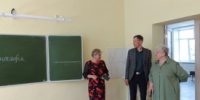 Благоустройство, подготовка школ и открытый диалог: депутат областной Думы побывала в Альменевском округе - Новый мир