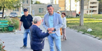 Железногорцы обсудили с партийцем, как улучшить дворы многоэтажек - Единая Россия