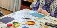 Сотрудница городской библиотеки провела творческий практикум для участников кружка «Пчёлка» - Комитет культуры и туризма