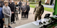 Сотрудники ОМОН «Невский» провели мастер-класс для участников молодёжного форума «Покров» - Росгвардия