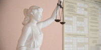 В Сыктывкаре двое подростков повалили женщину и угрожали: их будут судить - Комсомольская Правда