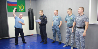 Судебные приставы выявили сильнейших в подъеме гири - УФССП