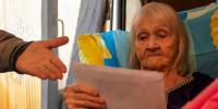 В день своего 85-летия воркутинка Лариса Софронова принимала поздравления из Кремля. - Муниципальный округ Воркута